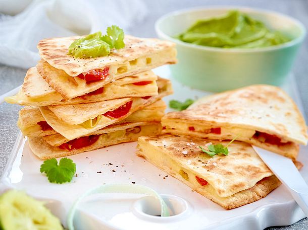 Quesadilla caprese mit Guacamole Rezept