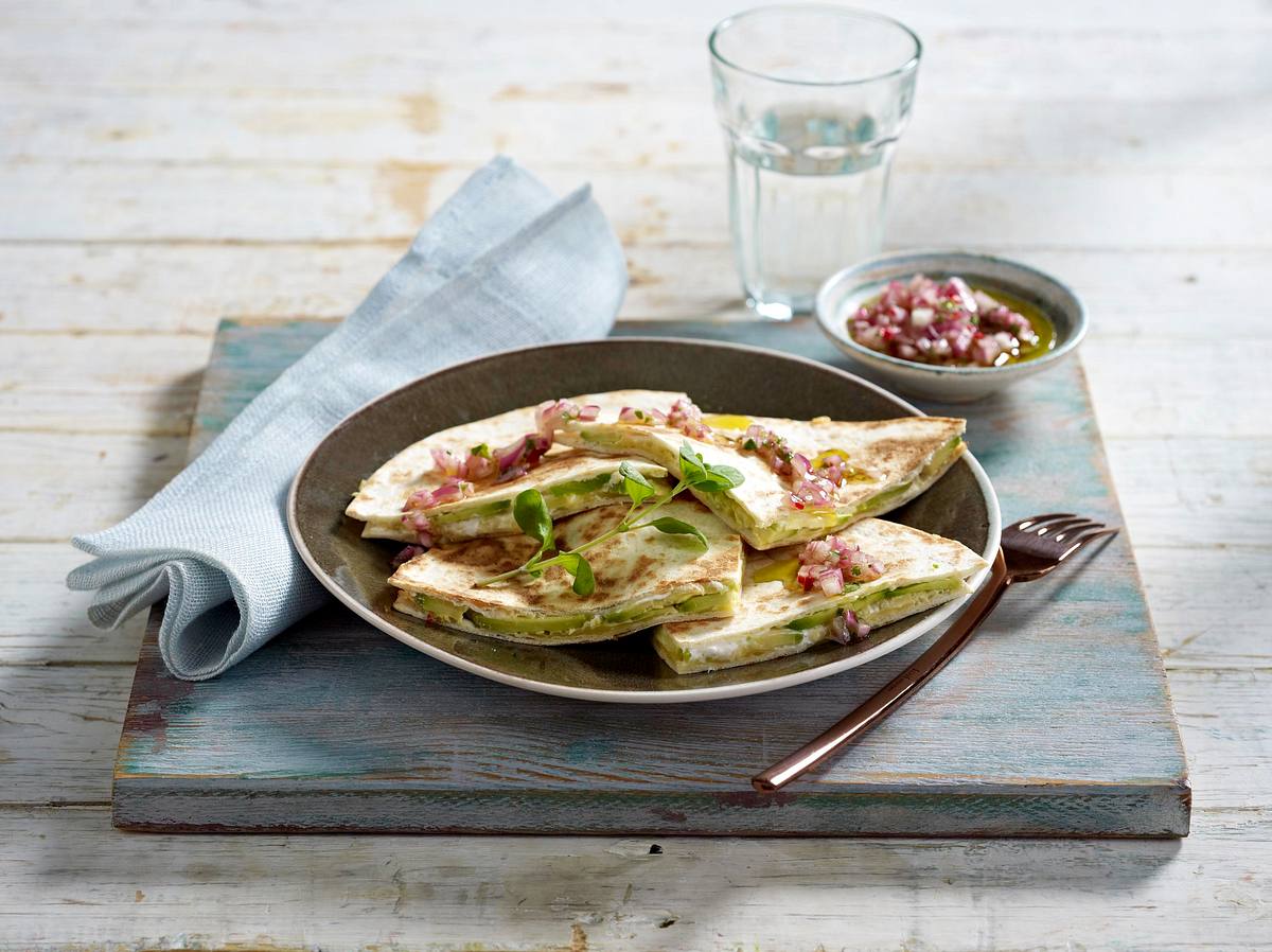 Quesadillas mit Avocado und Zwiebelsalsa Rezept