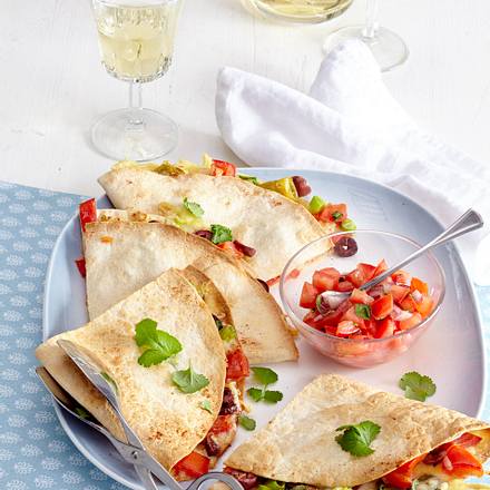 Quesadillas mit Tomatensalsa Rezept Quesadillas mit Tomatensalsa Rezept