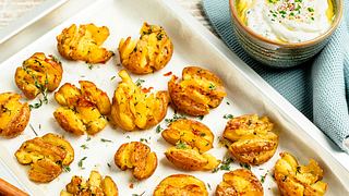 Familienessen: Quetschkartoffeln mit Kräuterquark - Foto: ShowHeroes