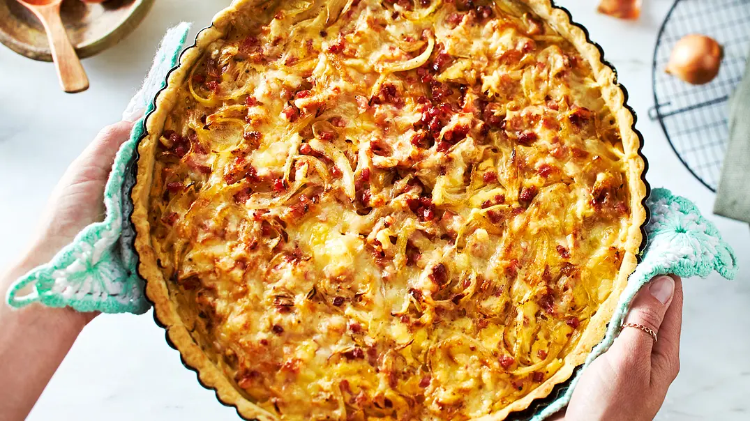 Quiche Alsacienne „Zwiebel-Speck-Liebe“ Rezept - Foto: LECKER @ Bauer Media Group Quiche Alsacienne „Zwiebel-Speck-Liebe“ Rezept - Foto: LECKER @ Bauer Media Group