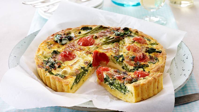 Quiche mit Frühlingsgemüse und Schinken Rezept - Foto: House of Food / Bauer Food Experts KG