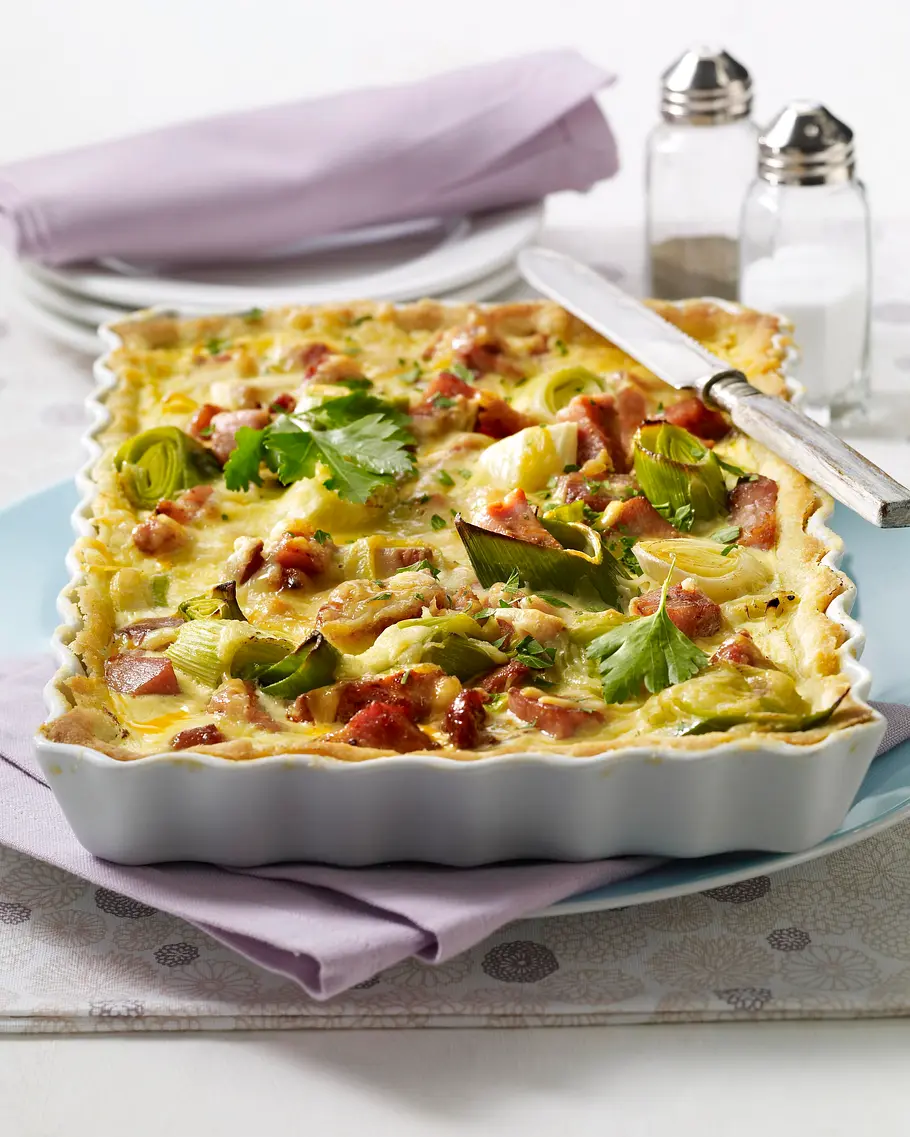 Quiche mit Kasseler, Porree und Schmandguss Rezept Quiche mit Kasseler, Porree und Schmandguss Rezept