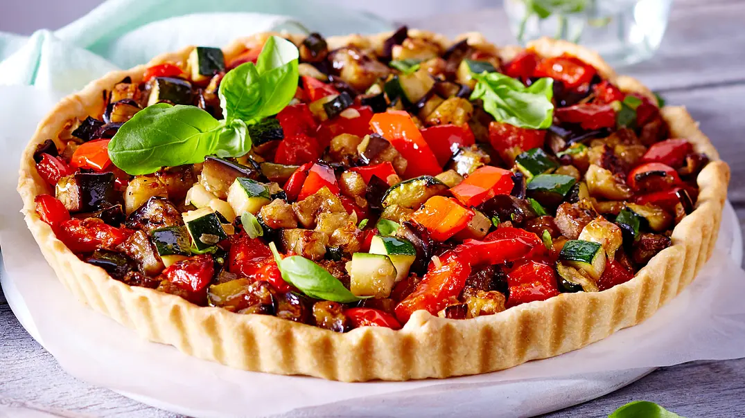 Quiche mit mediterranem Gemüse Rezept - Foto: LECKER @ Bauer Media Group Quiche mit mediterranem Gemüse Rezept - Foto: LECKER @ Bauer Media Group