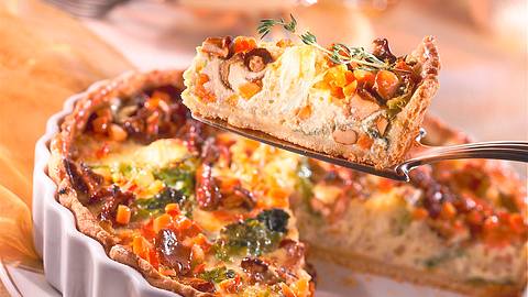 Quiche mit Pfifferlingen und Gemüse Rezept - Foto: Maass