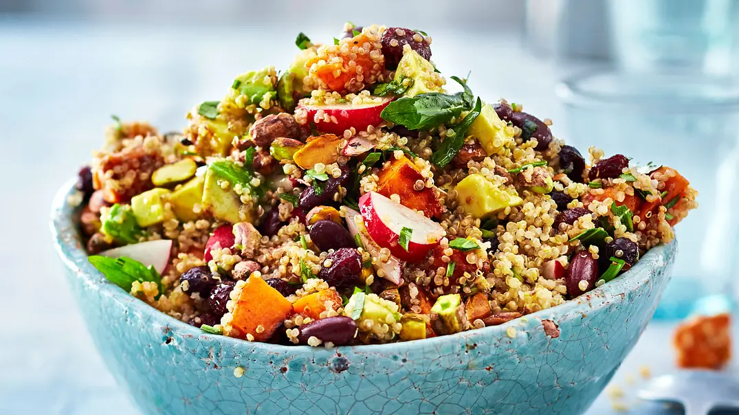 Quickie-Quinoa-Bowl Rezept - Foto: LECKER @ Bauer Media Group Quickie-Quinoa-Bowl Rezept - Foto: LECKER @ Bauer Media Group