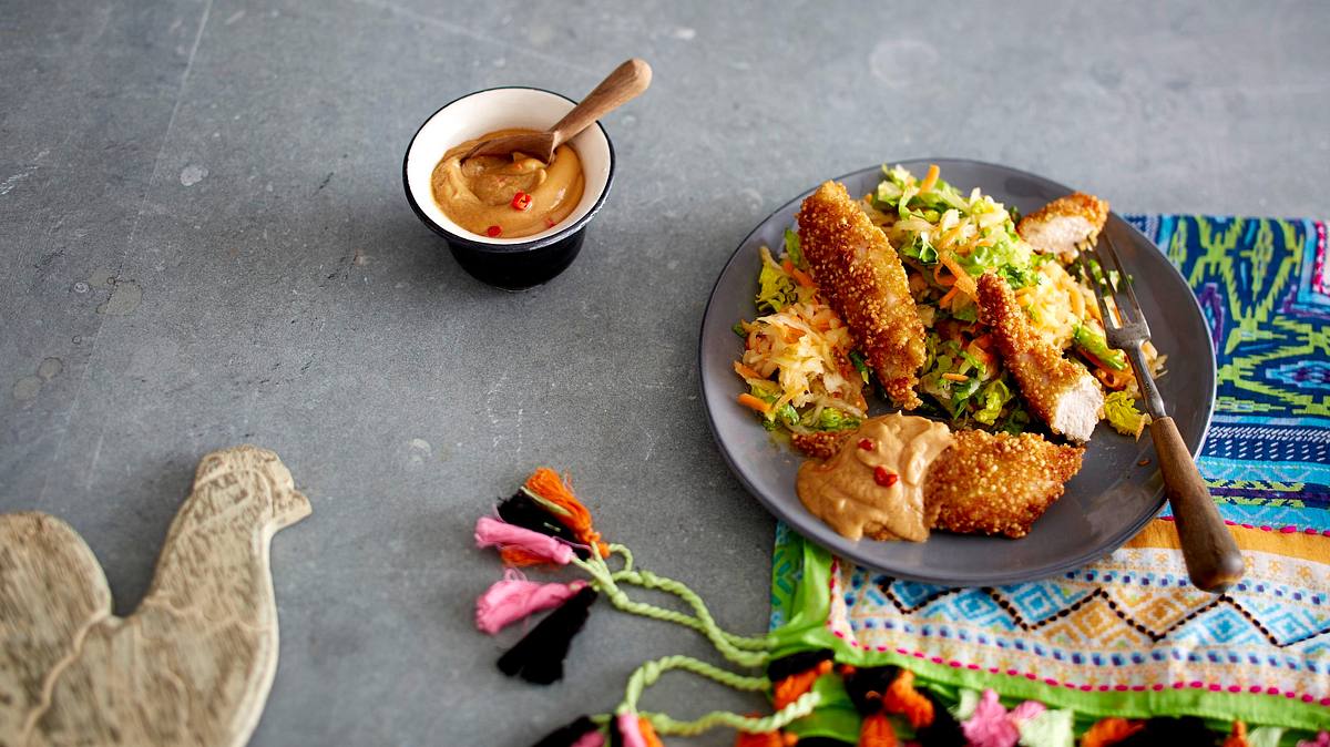 Quinoa-Chicken-Fingers mit Erdnusssoße Rezept