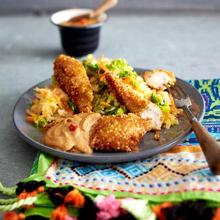 Quinoa Chicken Fingers mit Erdnusssoße Rezept Quinoa Chicken Fingers mit Erdnusssoße Rezept