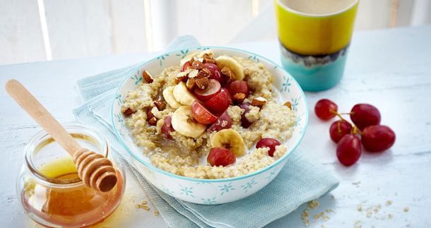 Quinoa-Porridge mit Trauben und Banane Rezept Quinoa-Porridge mit Trauben und Banane Rezept