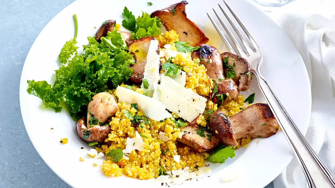 Quinoa-Risotto mit mariniertem Grünkohl Rezept - Foto: LECKER @ Bauer Media Group