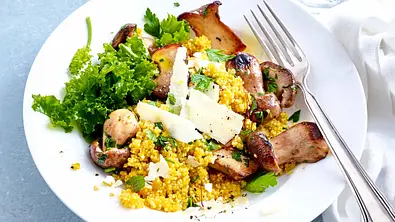 Quinoa-Risotto mit mariniertem Grünkohl Rezept - Foto: LECKER @ Bauer Media Group