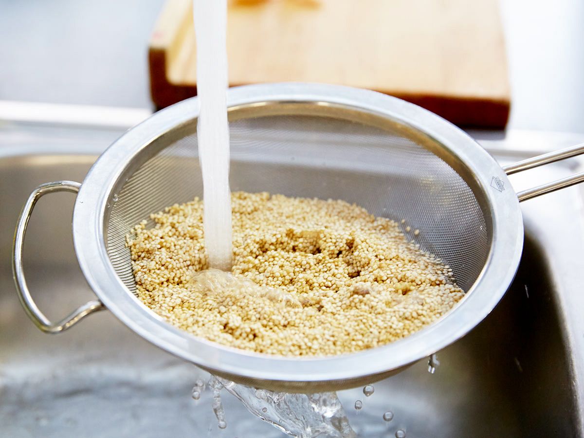 Quinoa – das gesunde Inka-Korn - quinoa_sieb_b