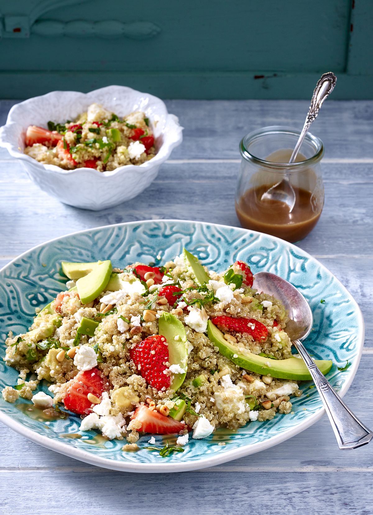 Quinoasalat mit Erdbeeren und Avocado Rezept