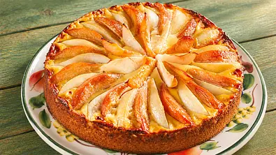 Quitten-Birnenkuchen mit Schmandguss - Foto: LECKER @ Bauer Media Group