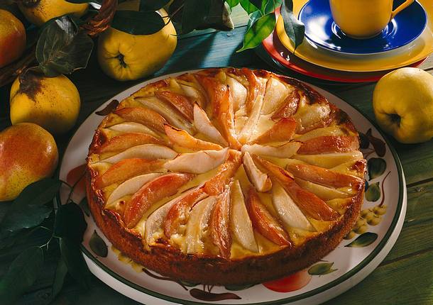 Quitten-Birnenkuchen mit Schmandguss Rezept