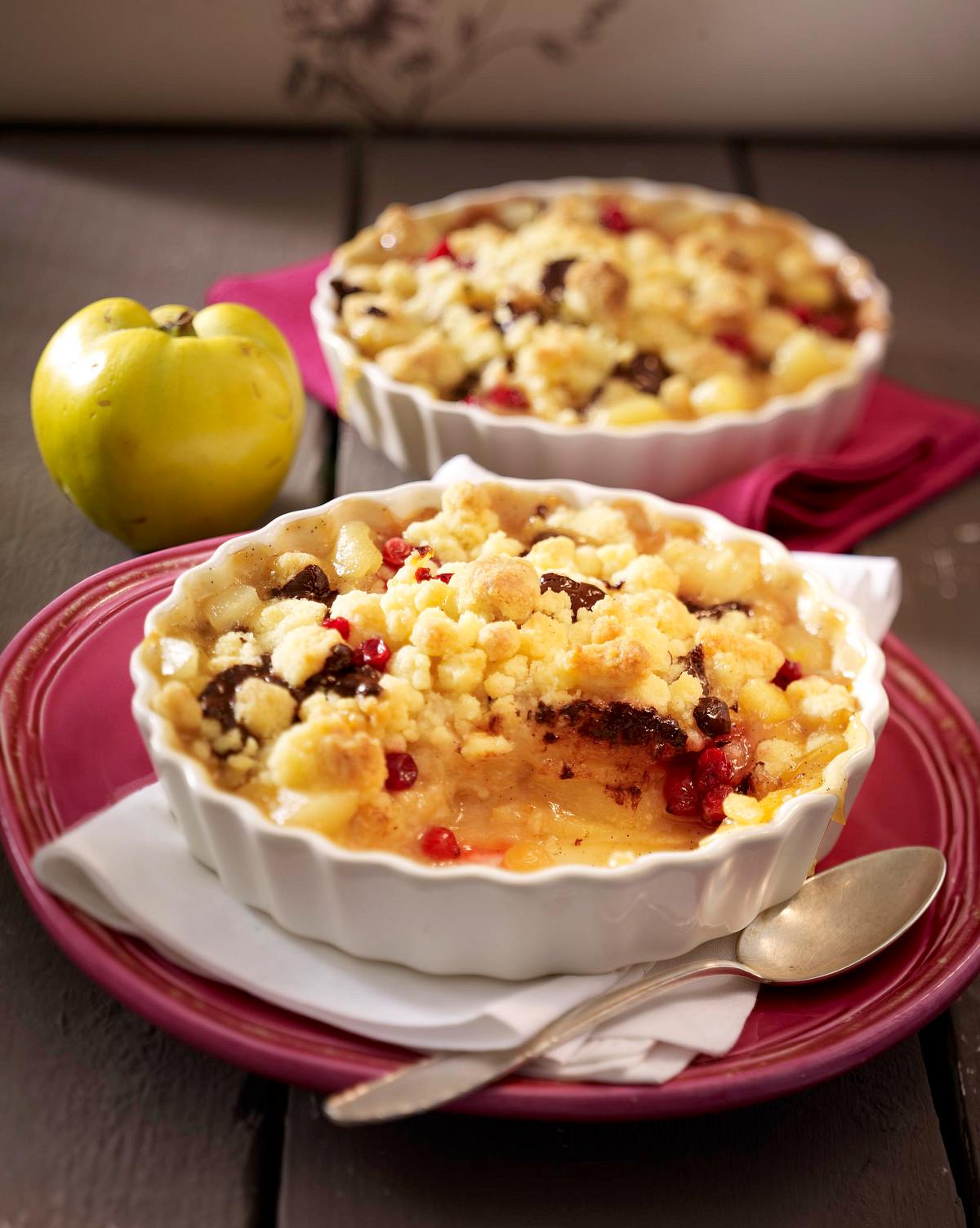 Quitten-Crumble mit Preiselbeeren Rezept