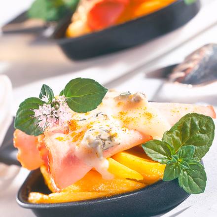 Raclette mit Kasseler, Mango, Edelpilzen und Käse Rezept Raclette mit Kasseler, Mango, Edelpilzen und Käse Rezept