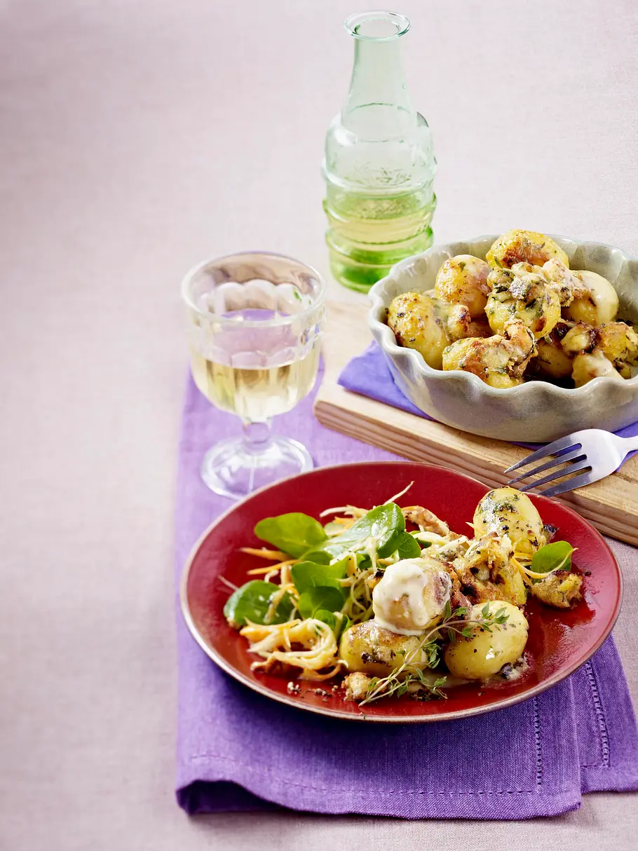 Raclettekartoffeln mit Spinatsalat Rezept Raclettekartoffeln mit Spinatsalat Rezept
