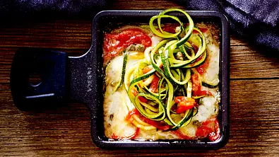 Racletterie: Zucchininudel-Miniauflauf Rezept - Foto: LECKER @ Bauer Media Group