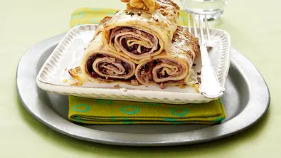 Radicchio-Crespelle-Auflauf Rezept - Foto: LECKER @ Bauer Media Group