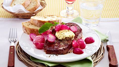 Radieschen aus der Pfanne zu Rumpsteak Rezept - Foto: House of Food / Bauer Food Experts KG