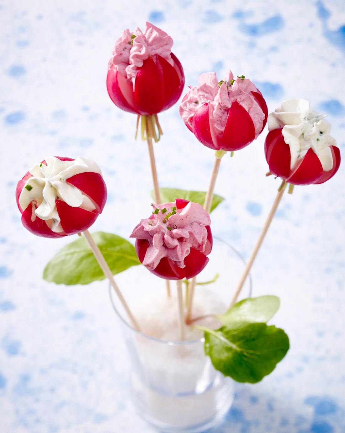 Radieschen-Blüten mit Frischkäse Rezept