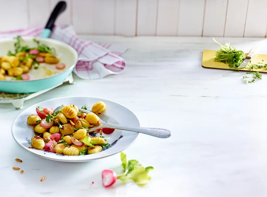 Radieschen-Gnocchi mit Rucola Rezept Radieschen-Gnocchi mit Rucola Rezept