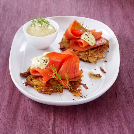 Räucherlachs auf Zucchini-Rösti Rezept