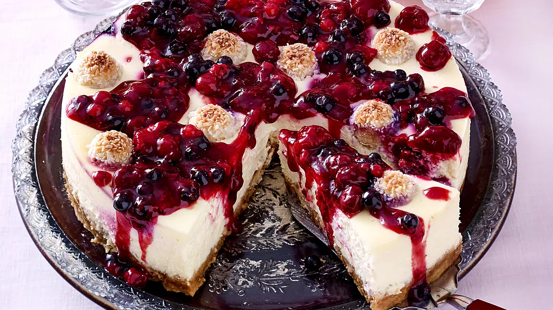 Raffaelo-Beeren-Käsekuchen Rezept - Foto: LECKER @ Bauer Media Group
