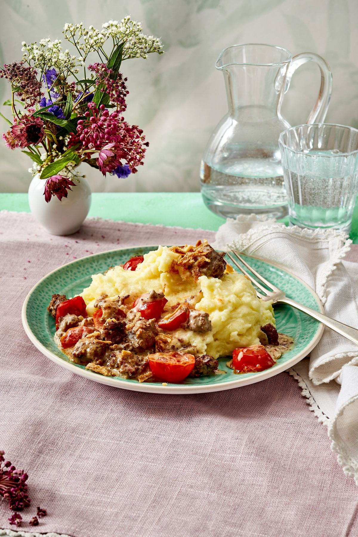 Rahm-Bolo mit Kartoffelpüree Rezept