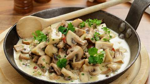 Rahm-Champignons Rezept - Foto: Quade, stock.adobe.com