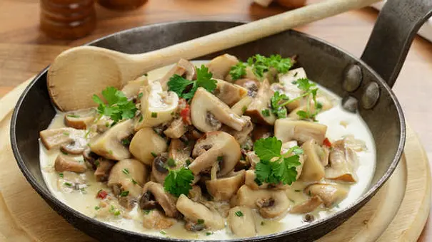 Rahm-Champignons Rezept - Foto: Quade, stock.adobe.com Rahm-Champignons Rezept - Foto: Quade, stock.adobe.com