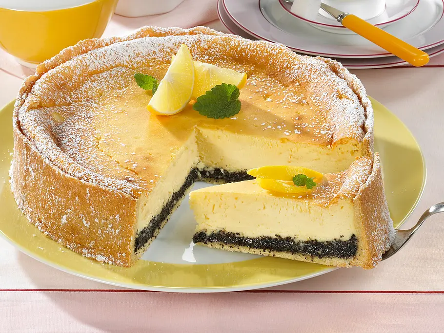 Rahm-Käsekuchen mit Mohn Rezept Rahm-Käsekuchen mit Mohn Rezept