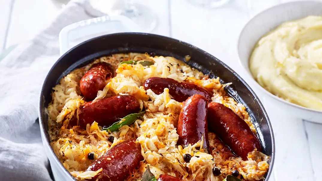 Rahm-Sauerkraut mit Chorizo Rezept - Foto: LECKER @ Bauer Media Group Rahm-Sauerkraut mit Chorizo Rezept - Foto: LECKER @ Bauer Media Group