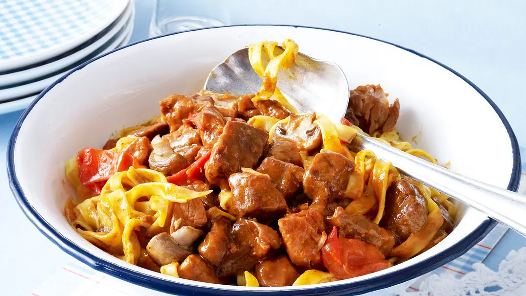 Rahmgulasch mit Champignons Rahmgulasch mit Champignons