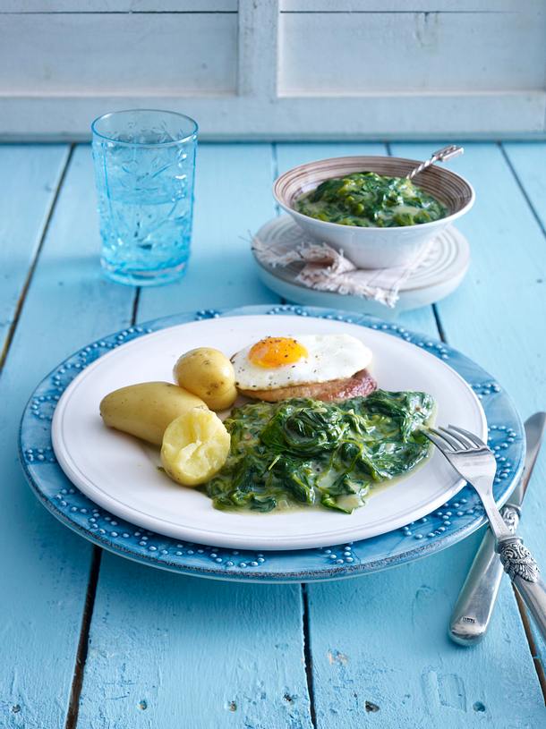 Rahmspinat mit neuen Kartoffeln und Schnitzel Holsteiner Art Rezept ...