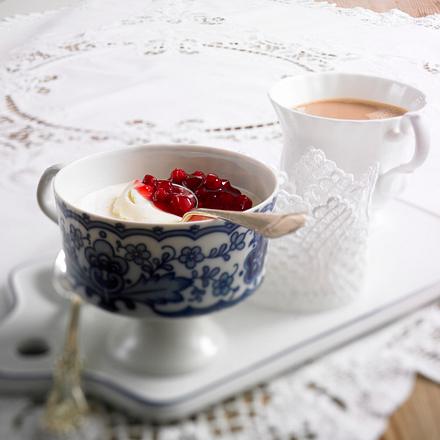 Rahmtöpfchen mit Preiselbeersoße Rezept