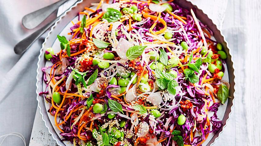 Rainbow Salad „Sweet Chili“ Rezept - Foto: House of Food / Food Experts