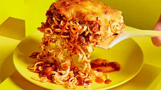 Ramen- Lasagne Rezept - Foto: LECKER @ Bauer Media Group Ramen- Lasagne Rezept - Foto: LECKER @ Bauer Media Group