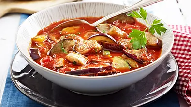Ratatouille mit Bratwurst Rezept - Foto: LECKER @ Bauer Media Group