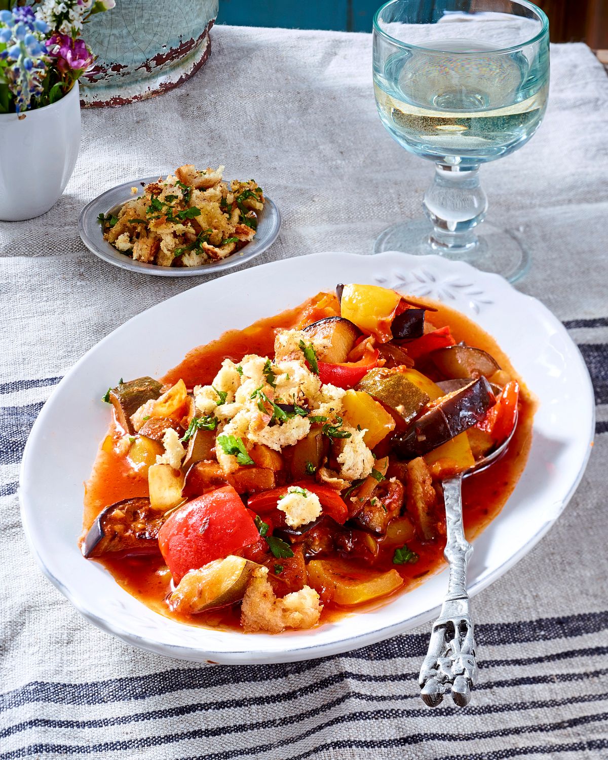 Ratatouille mit Kräuter-Knoblauchbrot Rezept