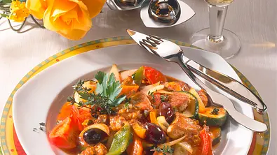 Ratatouille mit Schweinefilet Rezept - Foto: LECKER @ Bauer Media Group