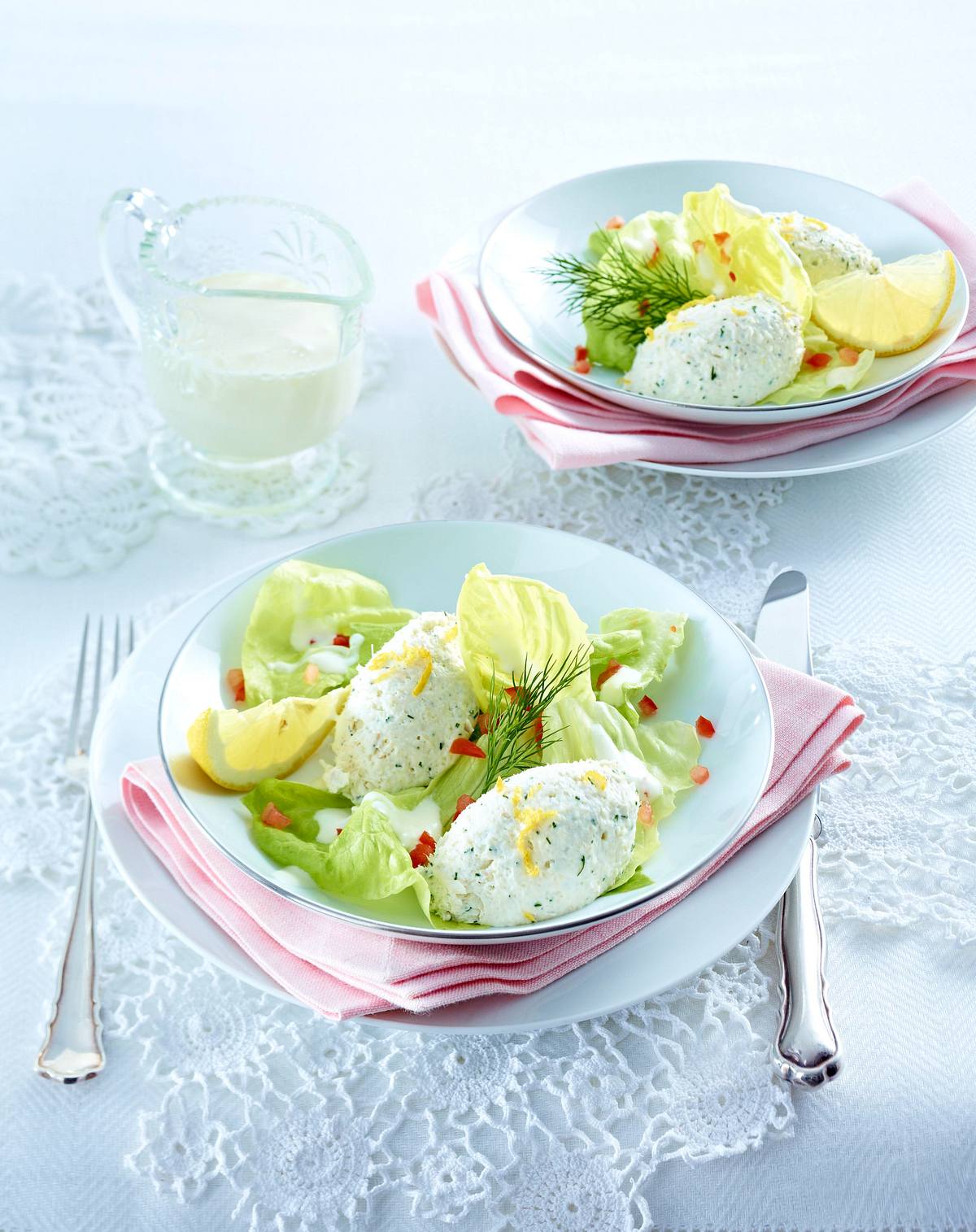 Räucherforellen-Nockerln auf Salat Rezept