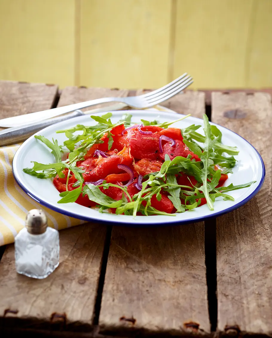 Rauke-Salat mit gerösteter Paprika Rezept