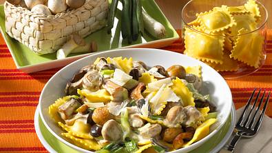 Ravioli mit Pilz-Sahne-Soße Rezept - Foto: LECKER @ Bauer Media Group