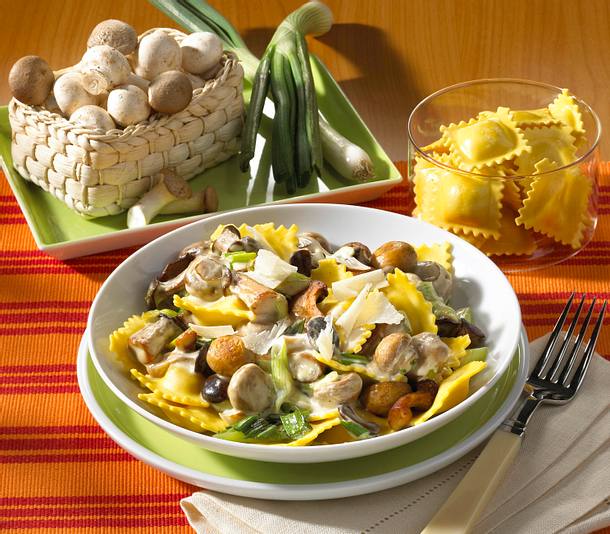 Ravioli mit Pilz-Sahne-Soße Rezept Ravioli mit Pilz-Sahne-Soße Rezept