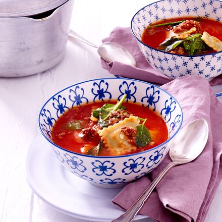 Ravioli-Suppe mit Hack Rezept Ravioli-Suppe mit Hack Rezept
