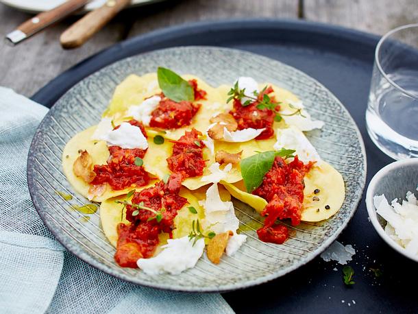 Raviolitaler mit Tomatensugo Rezept