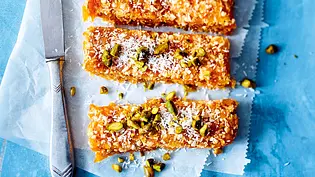 Raw-Bites mit Aprikosen und Quinoa Rezept - Foto: LECKER @ Bauer Media Group