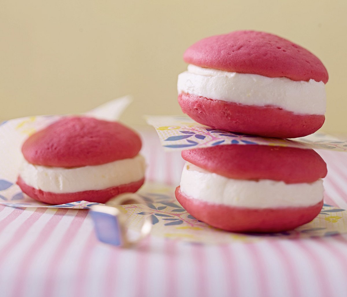 Red Velvet Whoopies Rezept